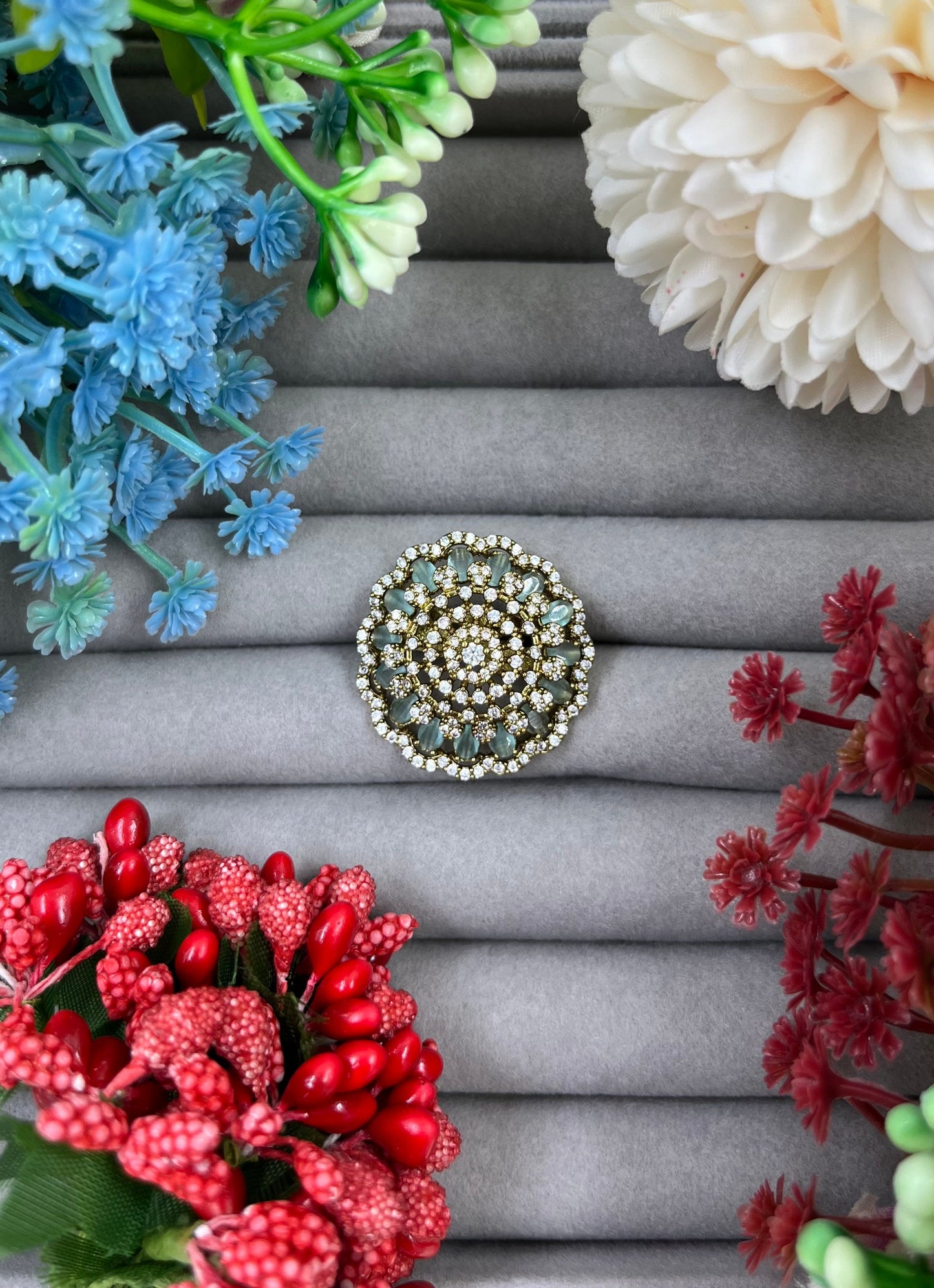 Dimpi Victorian Ad Ring