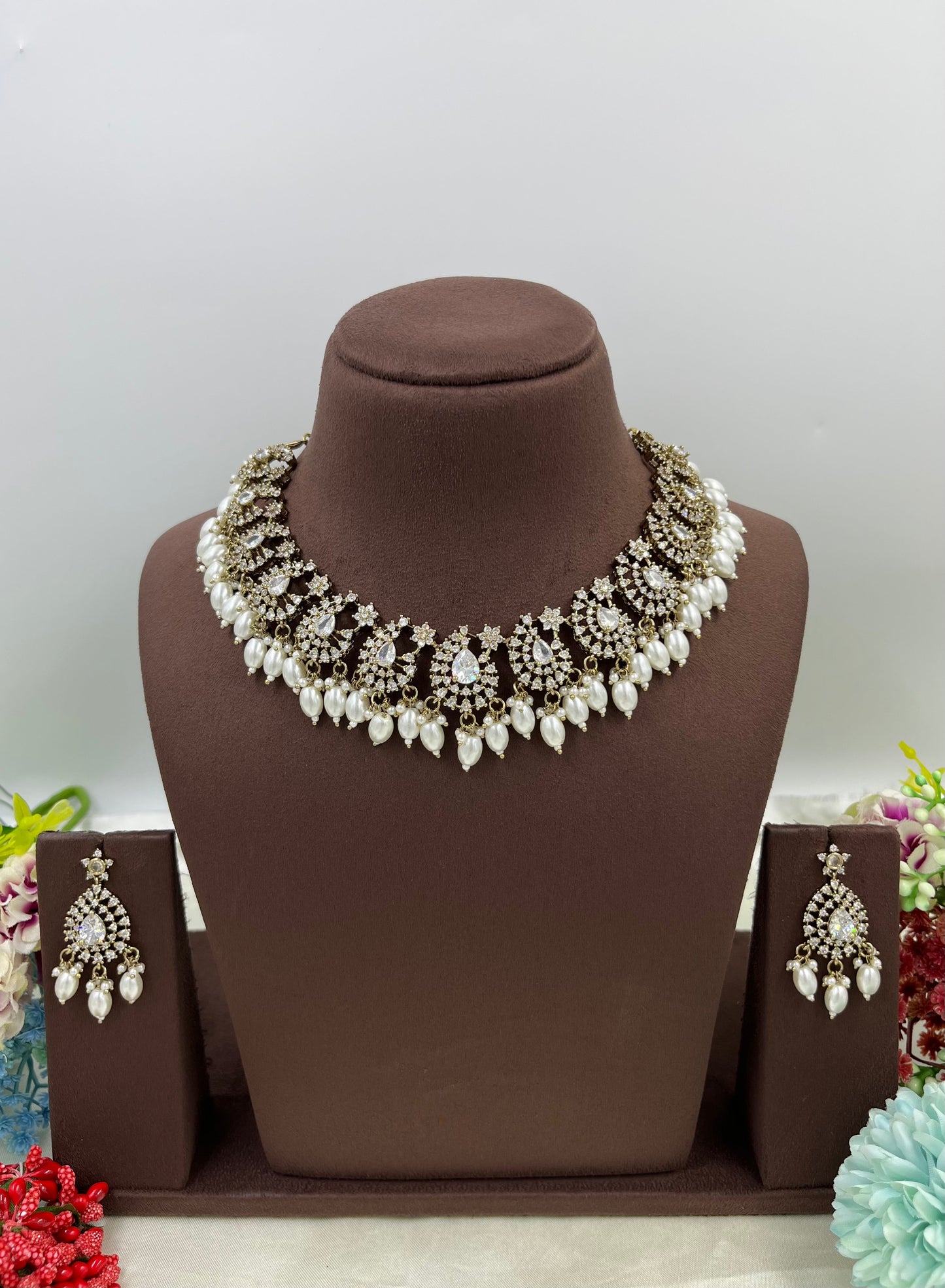 Luri Victorian Necklace
