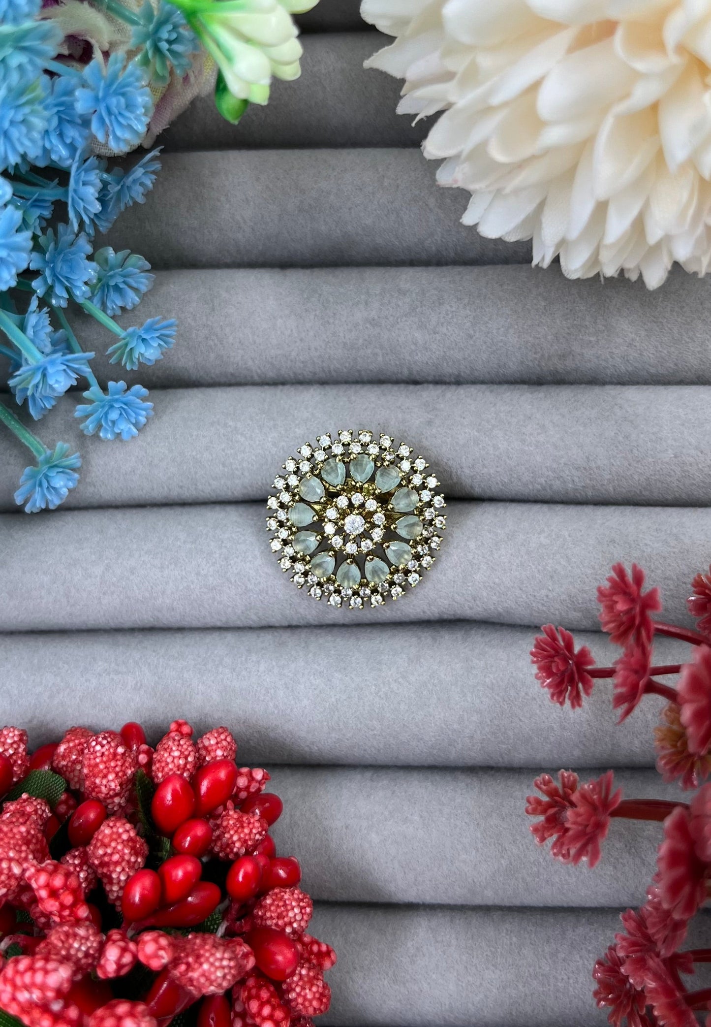 Suvasni Victorian Ad Ring