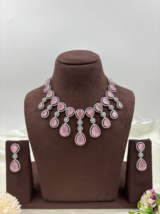 Sia Necklace Set close-up view