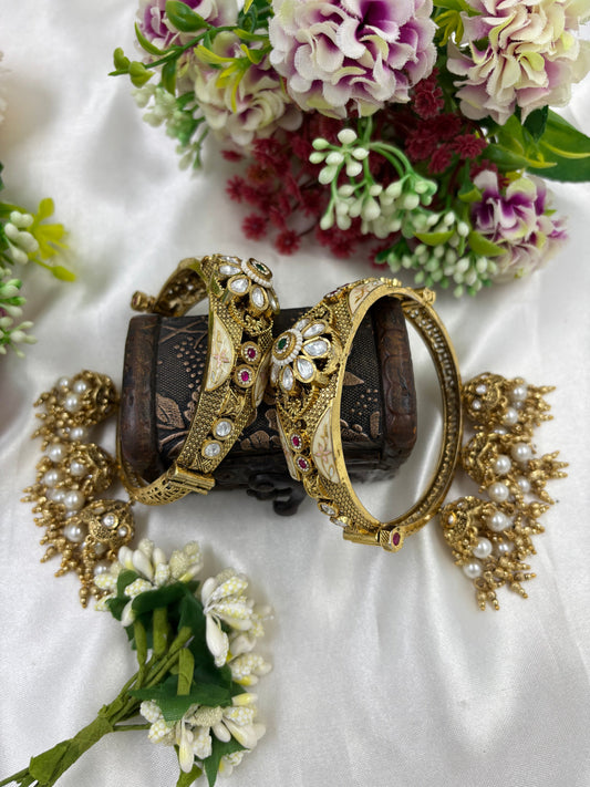Ruhani Jhumka Heritage Bangles (Openable)