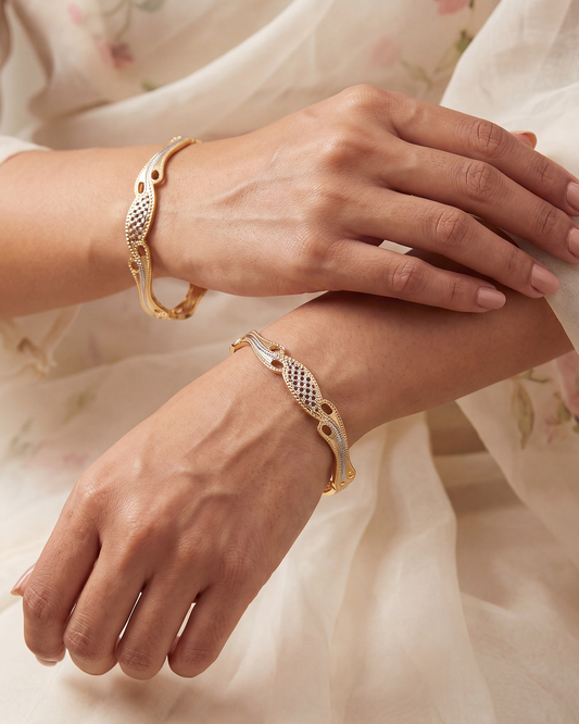 Visha Bangle Set close-up view