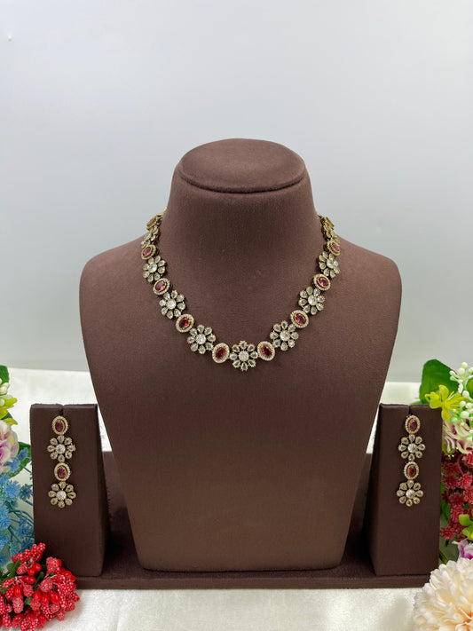 Renu Victorian Necklace Set close-up view