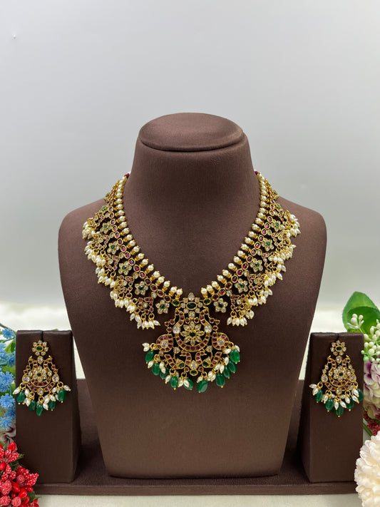 Deepali Necklace Set close-up view