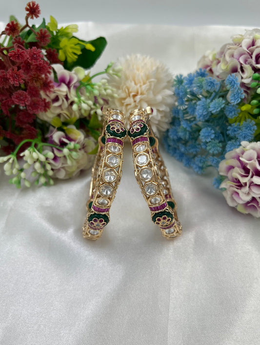 Rujani Moissanite Bangle Set close-up view