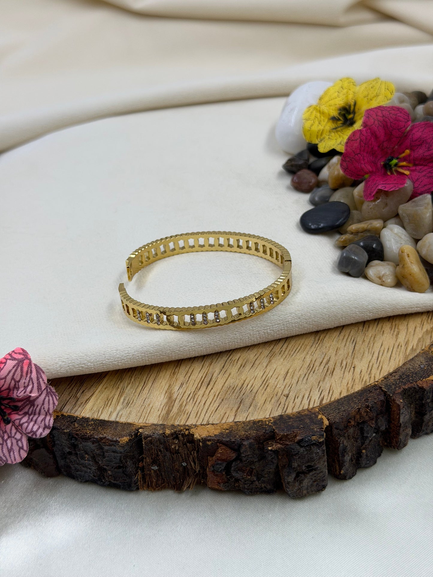 Vaishali Stainless Steel Bracelet (Openable)