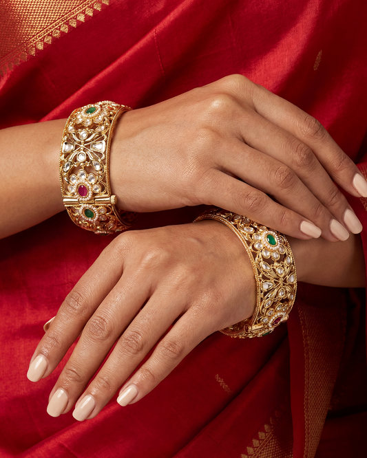 Rithika Moissanite Bangle Set close-up view
