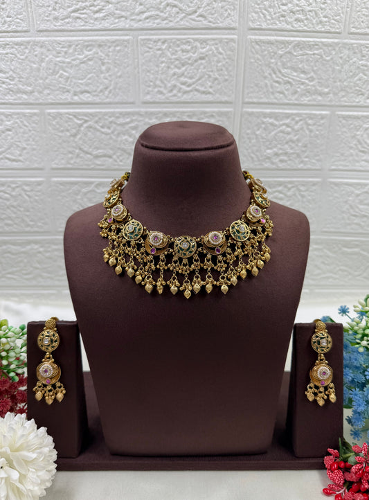 Saniya Heritage Necklace Set close-up view