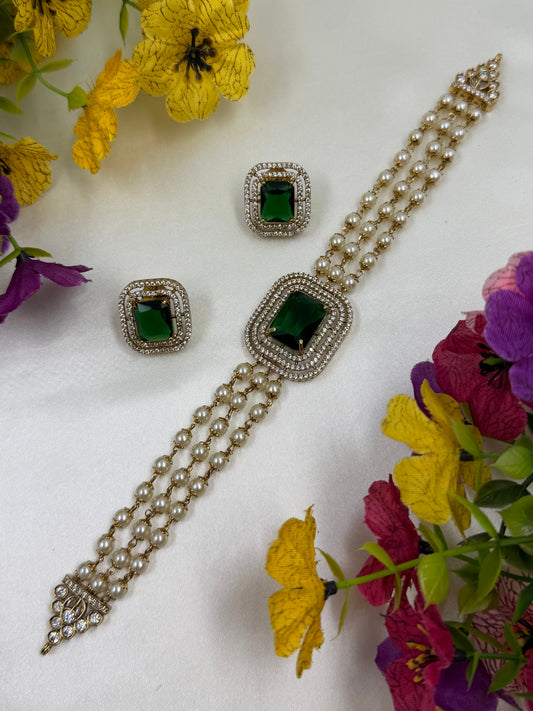 Pooja Victorian Necklace Set close-up view