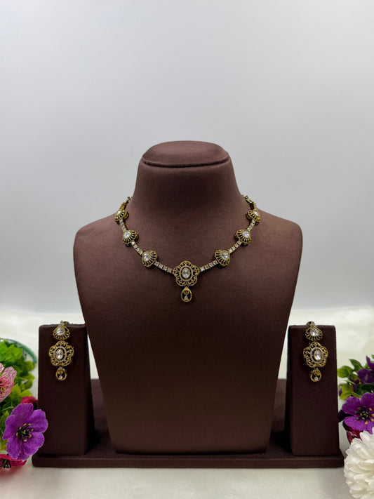 Divya Victorian Necklace Set close-up view
