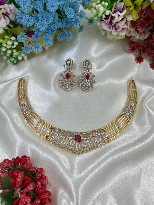 Nisa Necklace Set close-up view