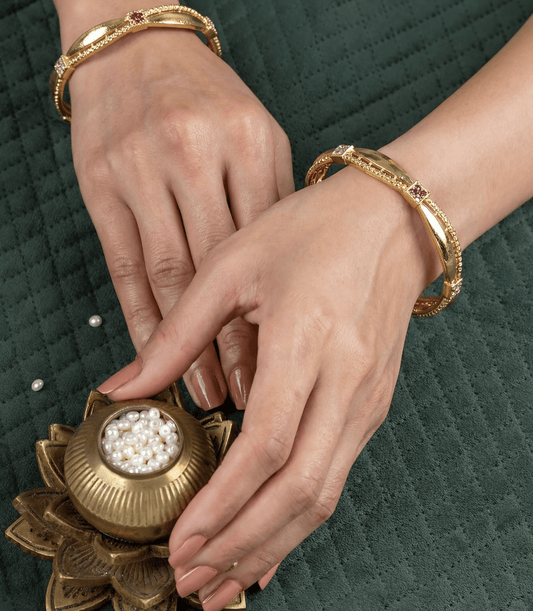 Tanvi Bangle Set close-up view
