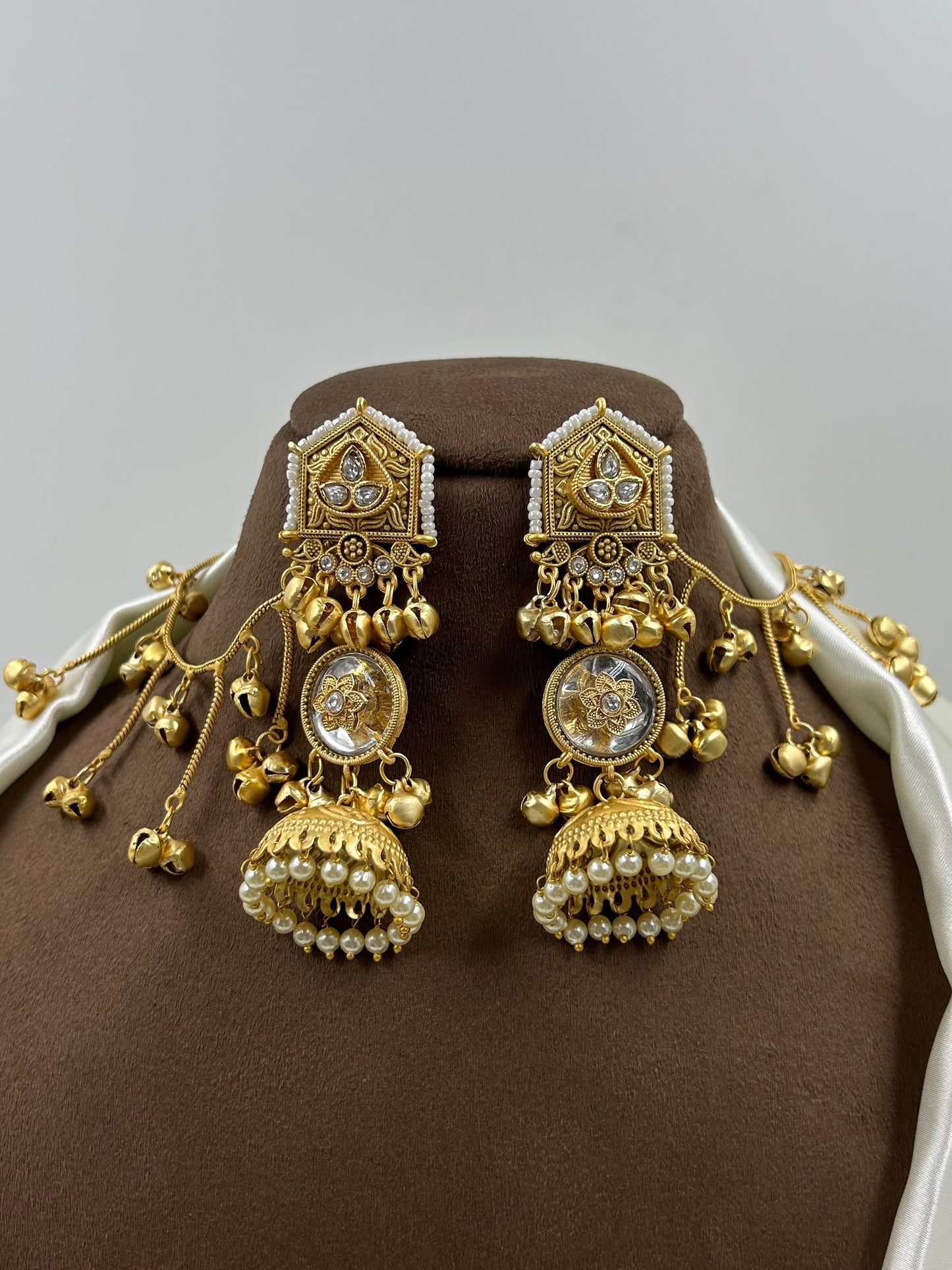 Dania Kashmiri Earing With Earchain