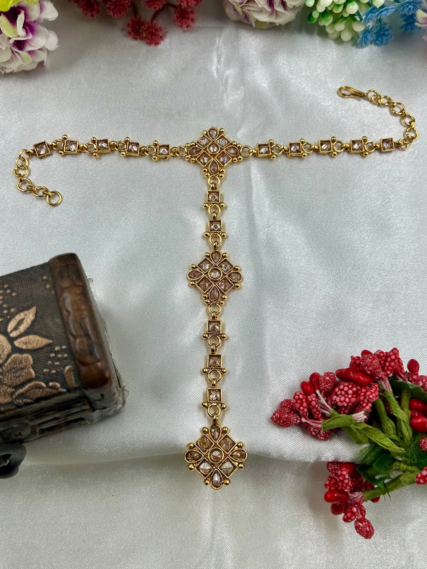 Ruchita Traditional Gold Hath Panja (One Pis)