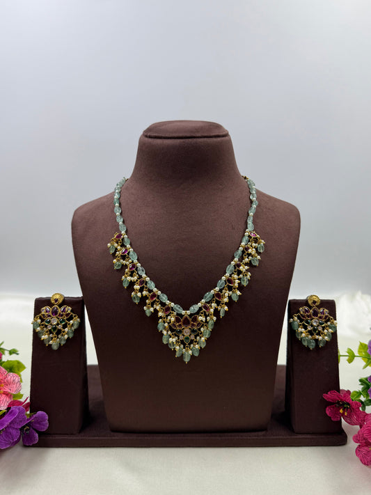 Ishika Necklace Set close-up view