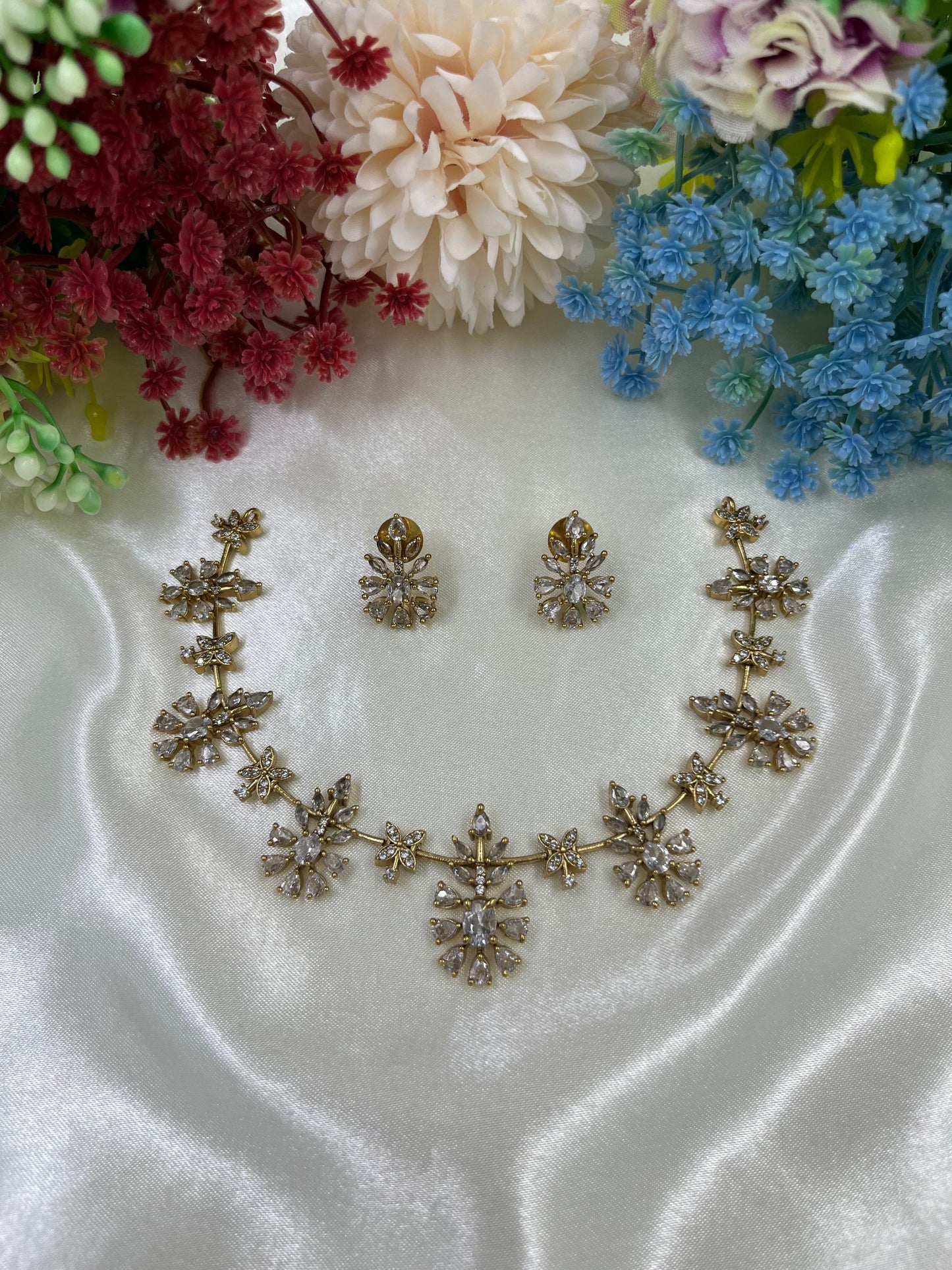 Krisha Delicate Victorian Necklace Set