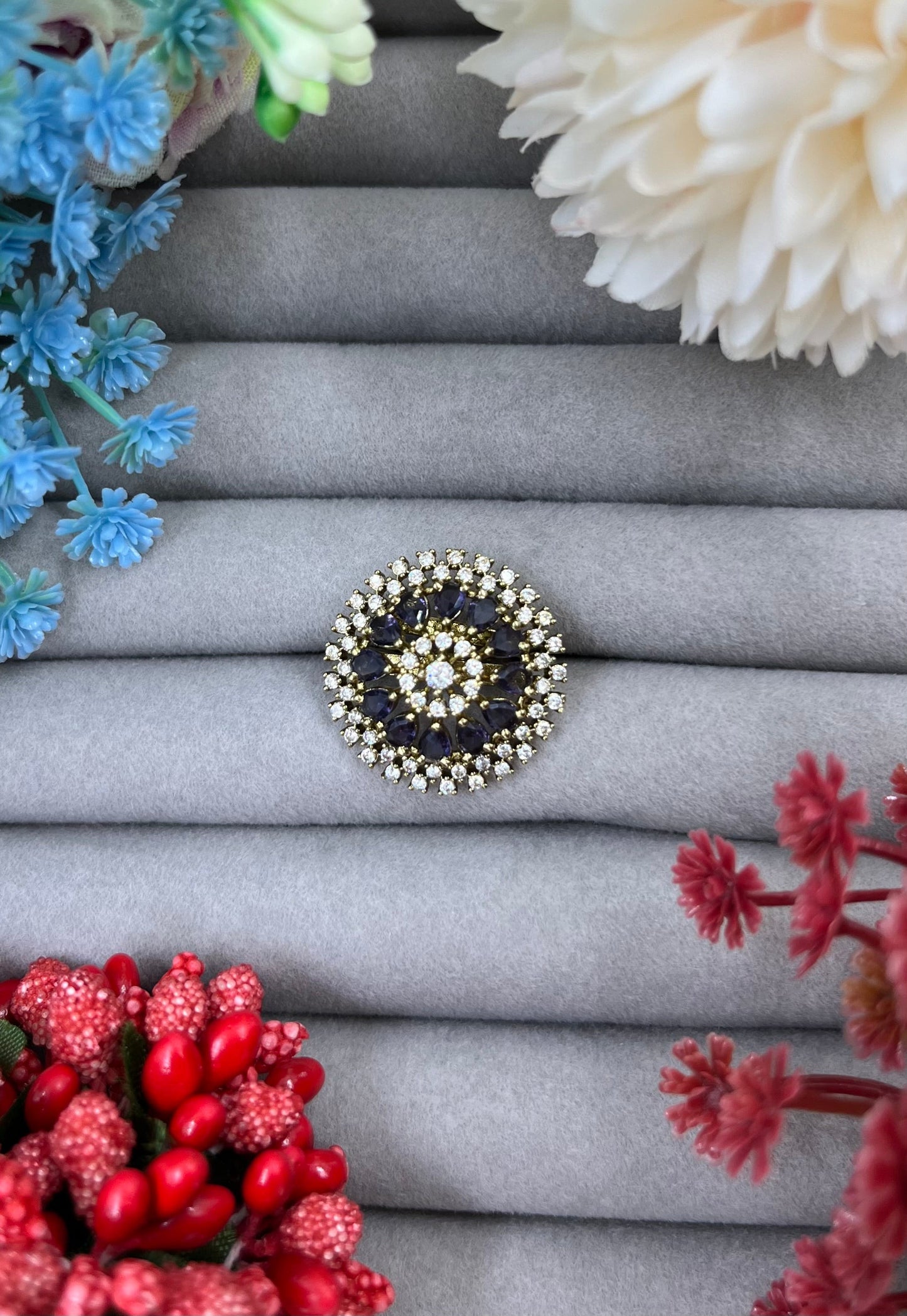 Suvasni Victorian Ad Ring