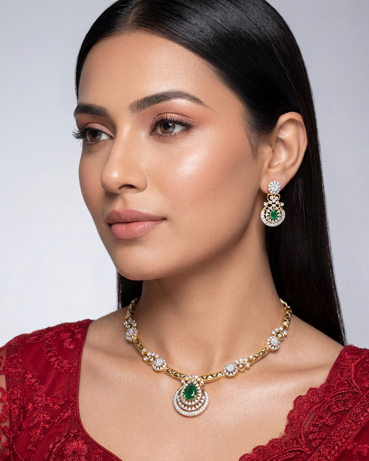 Falak Necklace Set close-up view