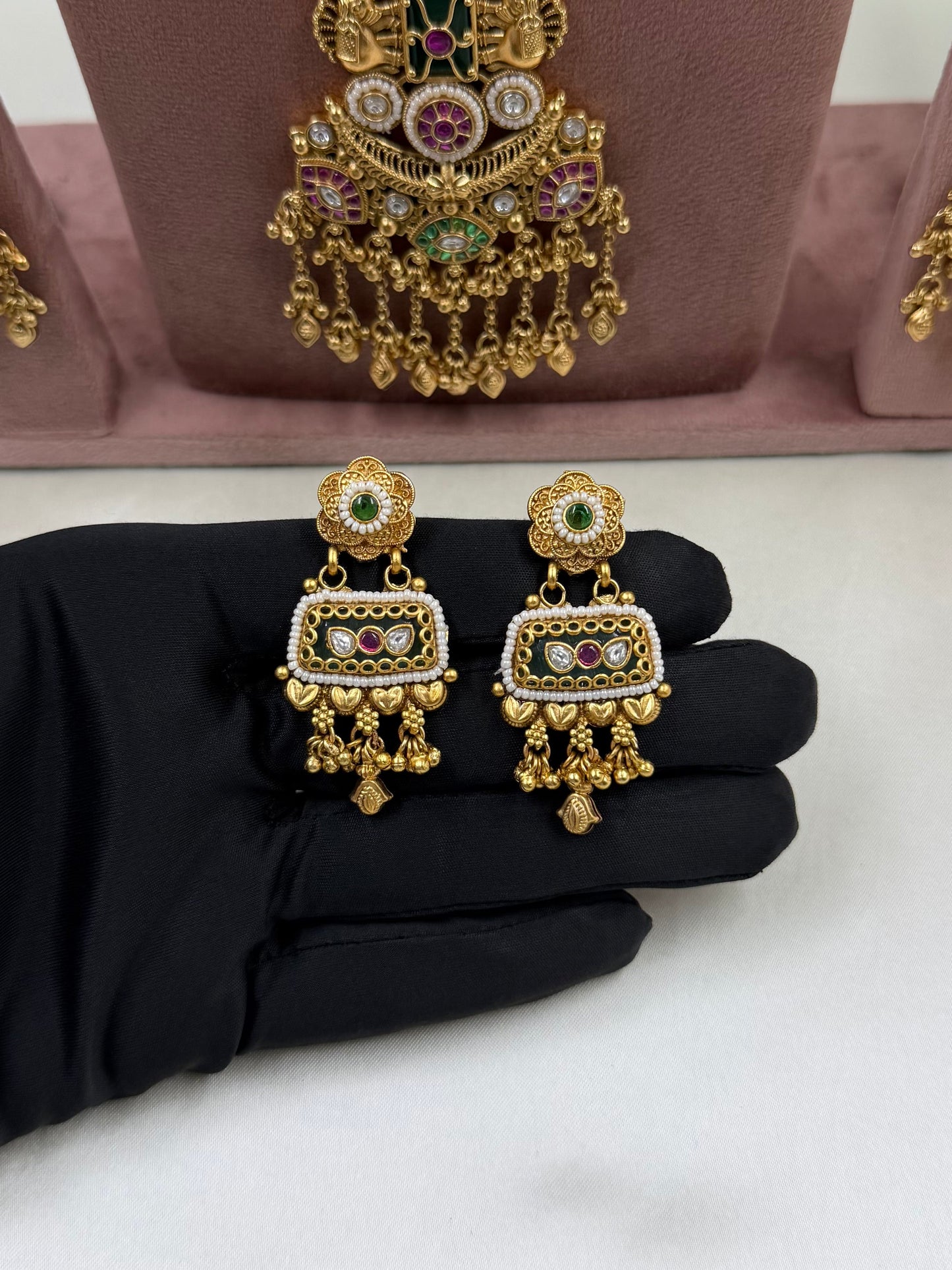 Pragati Heritage Premium Combo Set