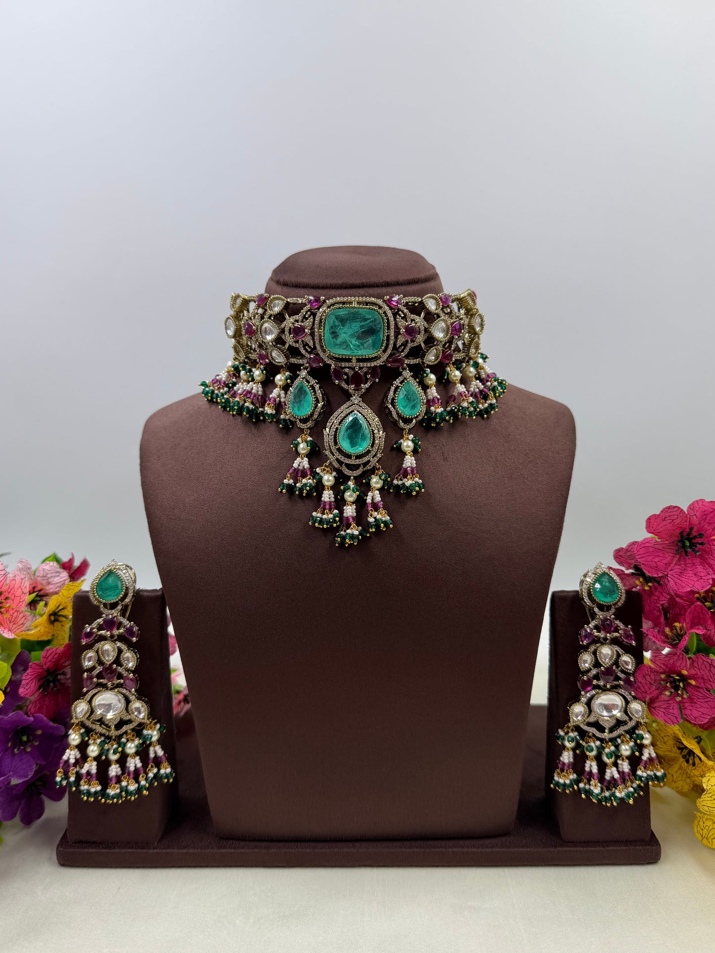 Emerald Rani Victorian Choker Necklace Set