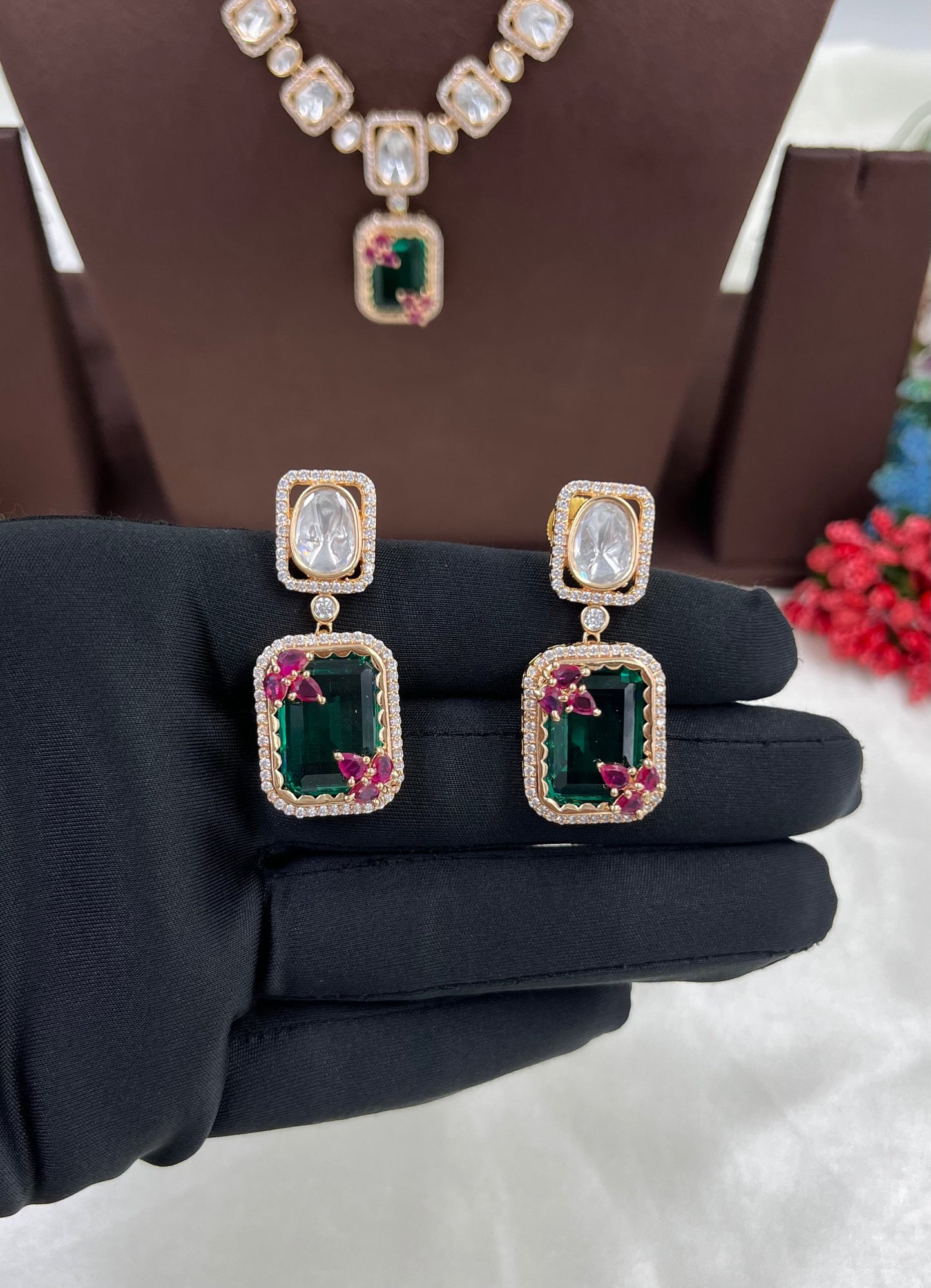 Suhani Single Line Moissanite Kundan Necklace.