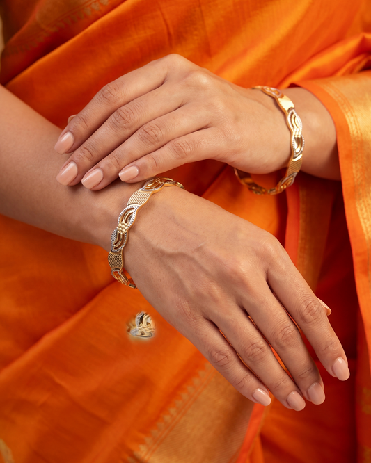 Sara Bangle Set close-up view