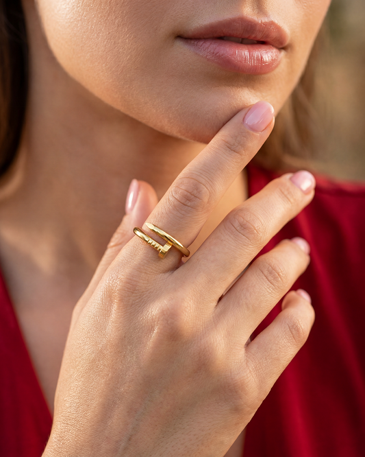 Brynlee Finger Ring close-up view