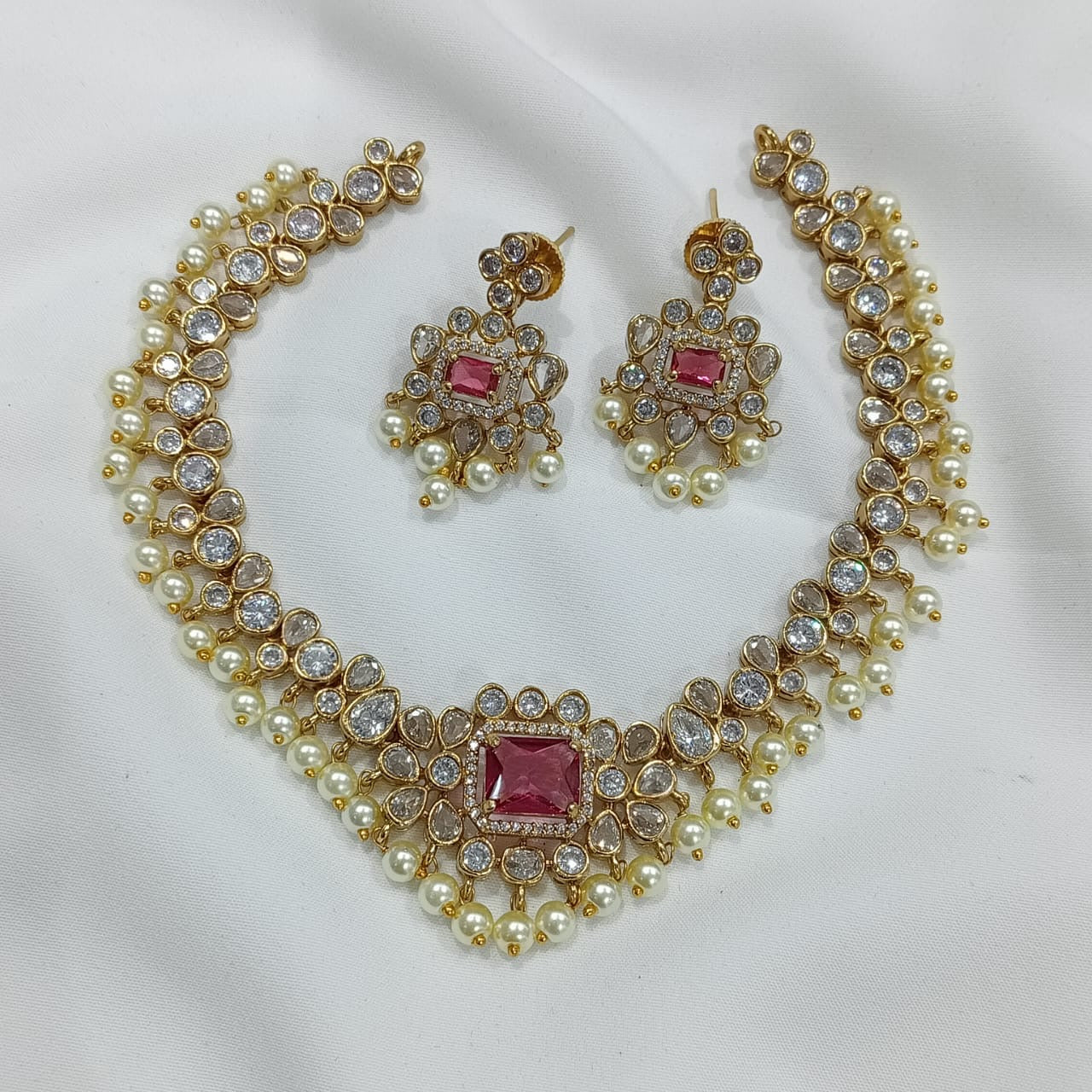 DELICATE MOTI VICTORIAN NECKLACE
