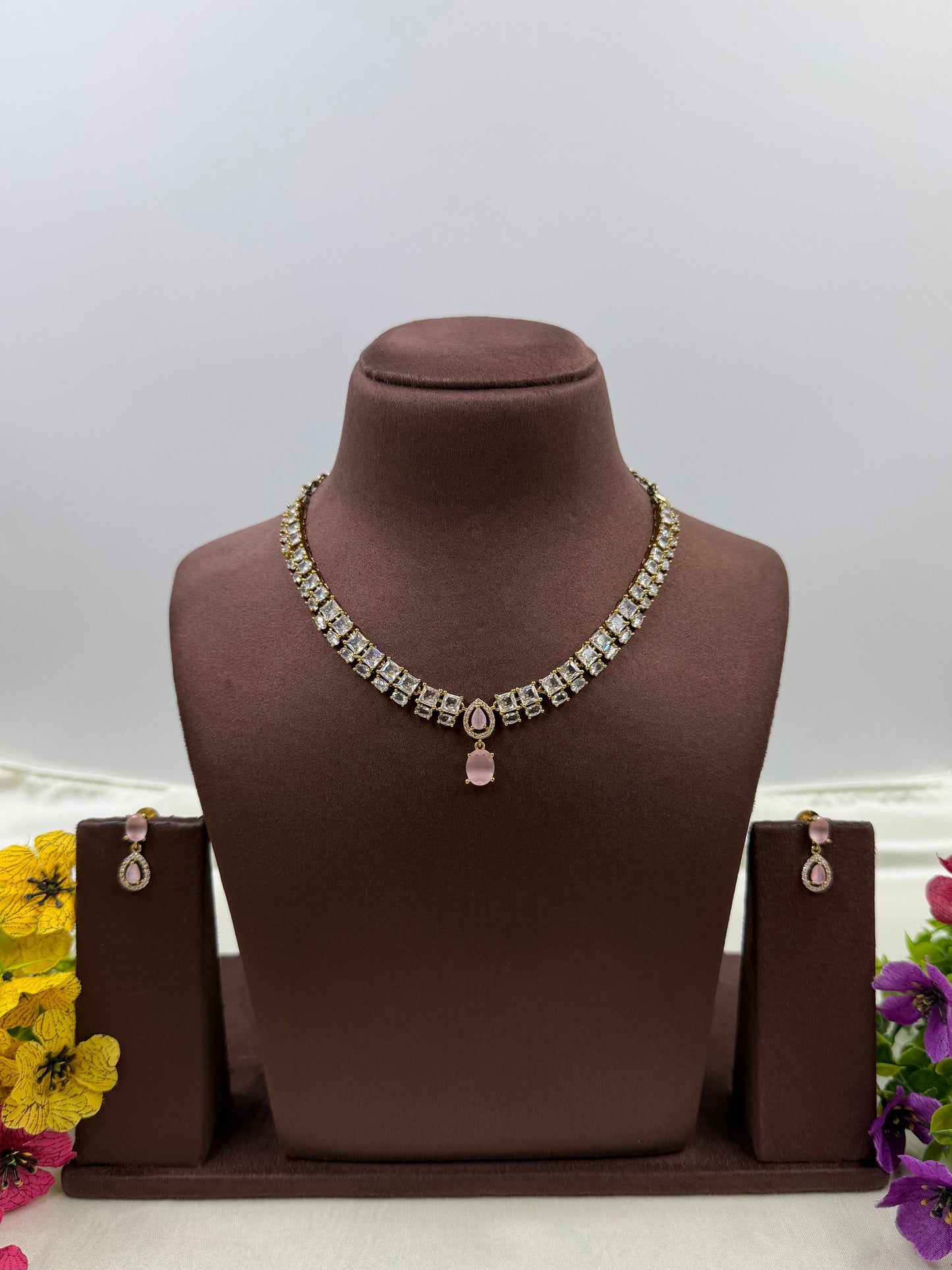 Jiya Victorian Delicate Necklace