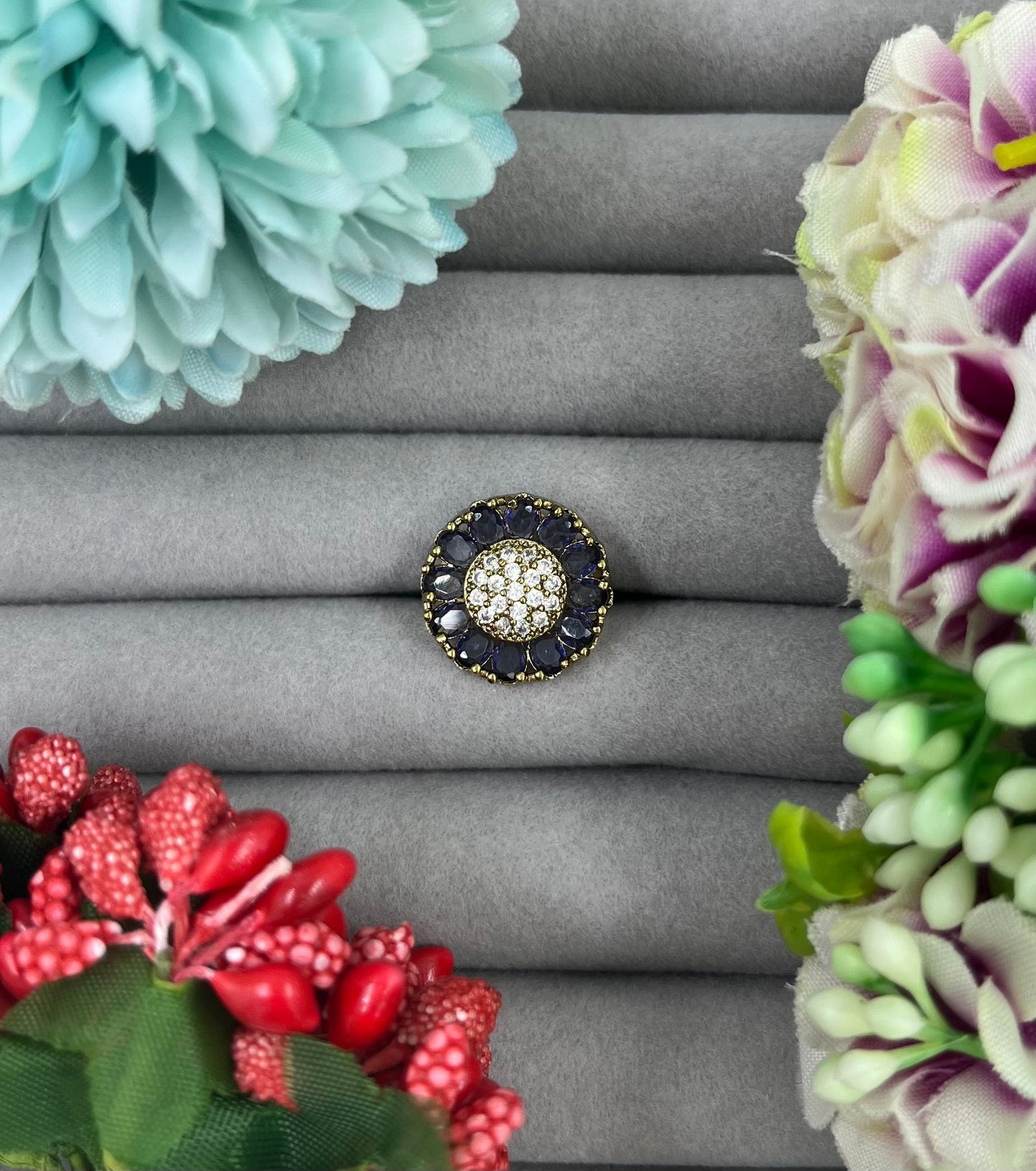 Aabha Victorian Finger Ring