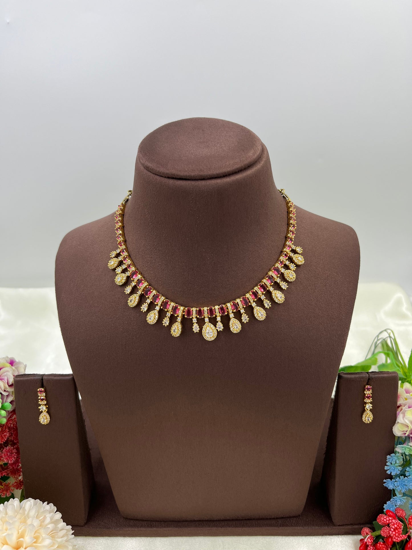 Dewdrop Shine Victorian Necklace