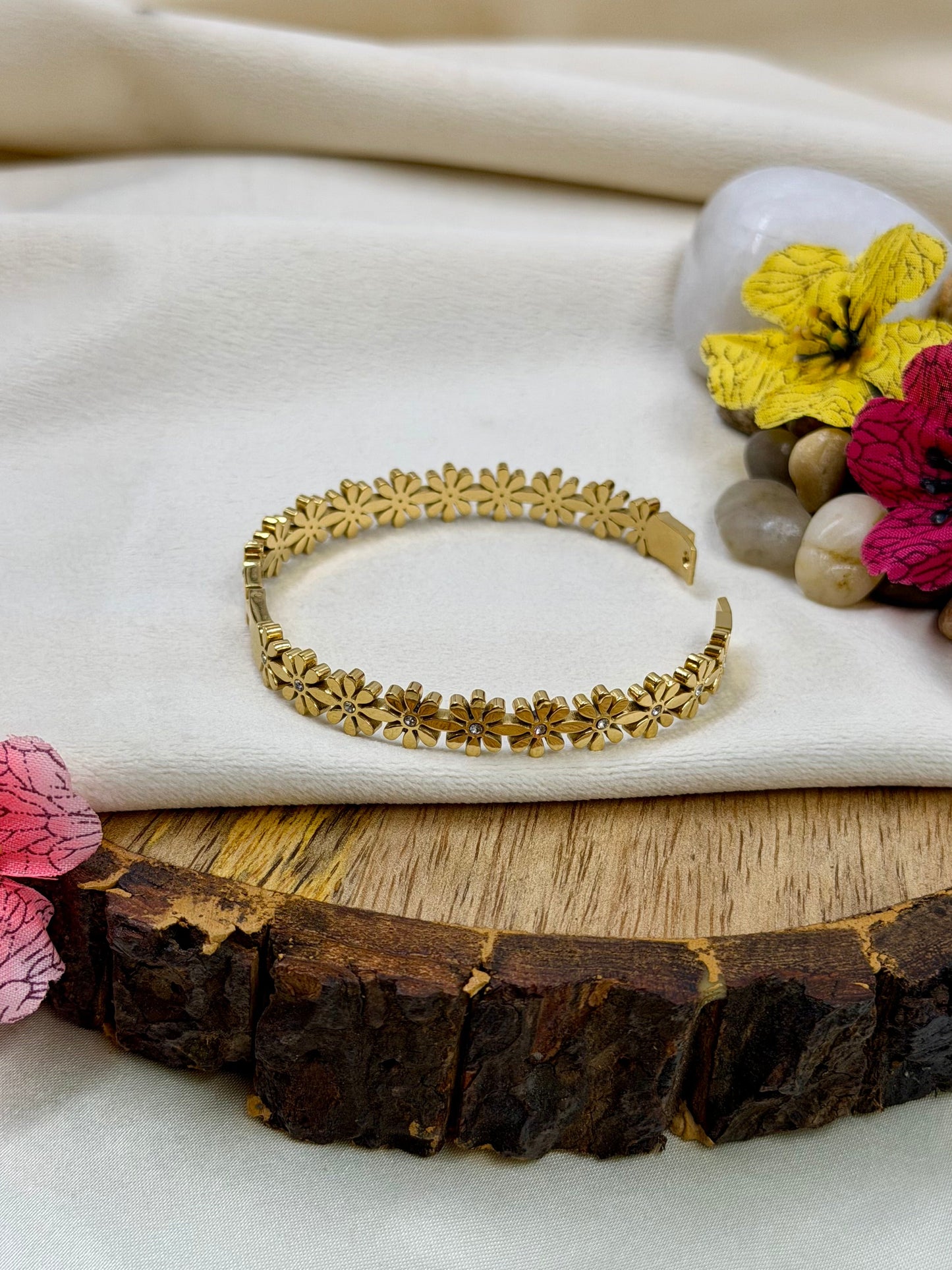 Daria Anti-Tarnish Stainless Steel Bracelet (Openable)
