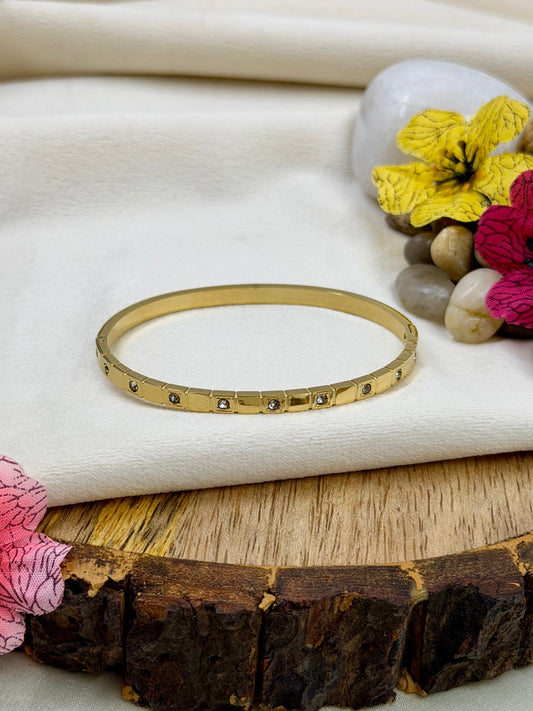 Rumi Bracelet close-up view