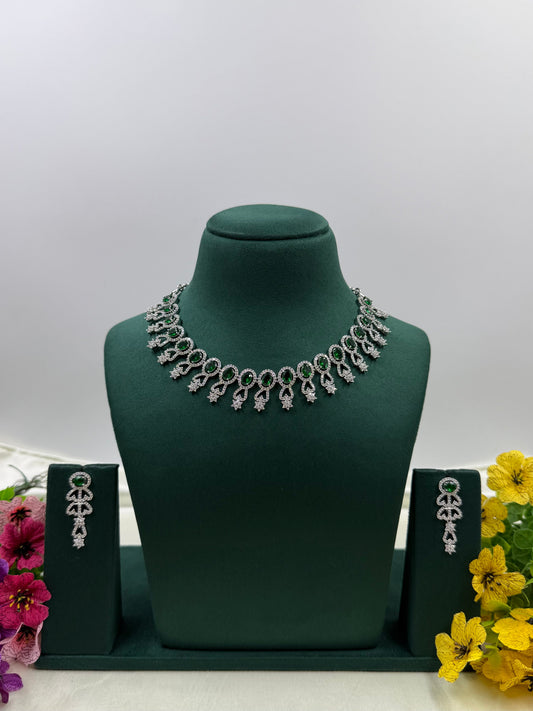 Hazel Necklace Set close-up view