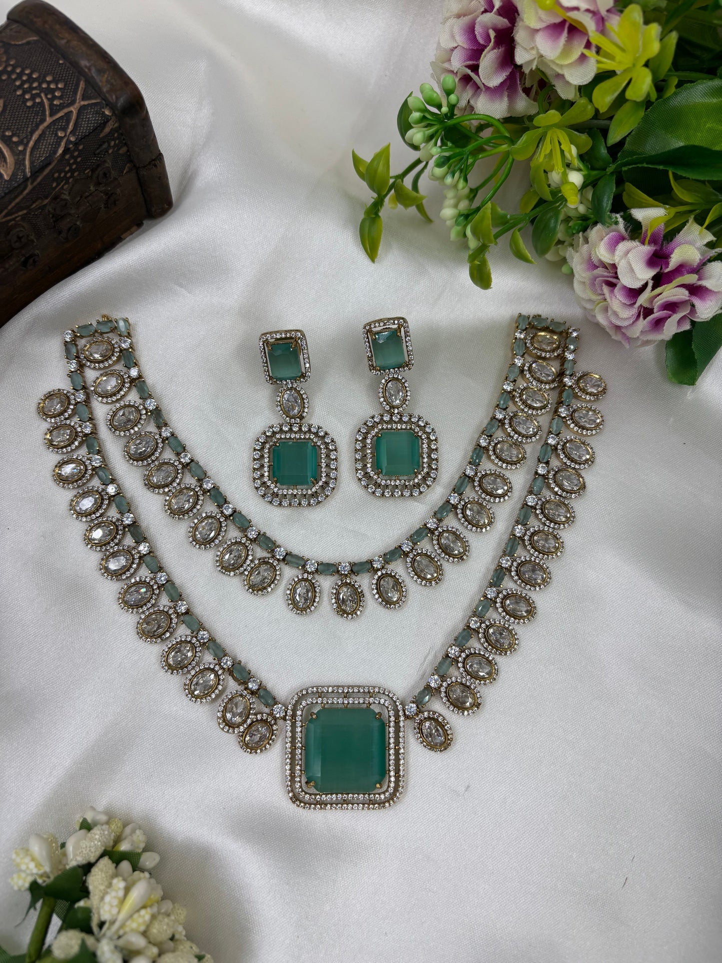 MINA VICTORIAN DOUBLE LAYERED NECKLACE SET