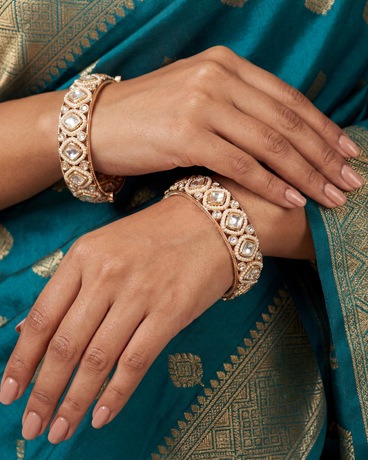 Oivi Moissanite Bangle Set close-up view