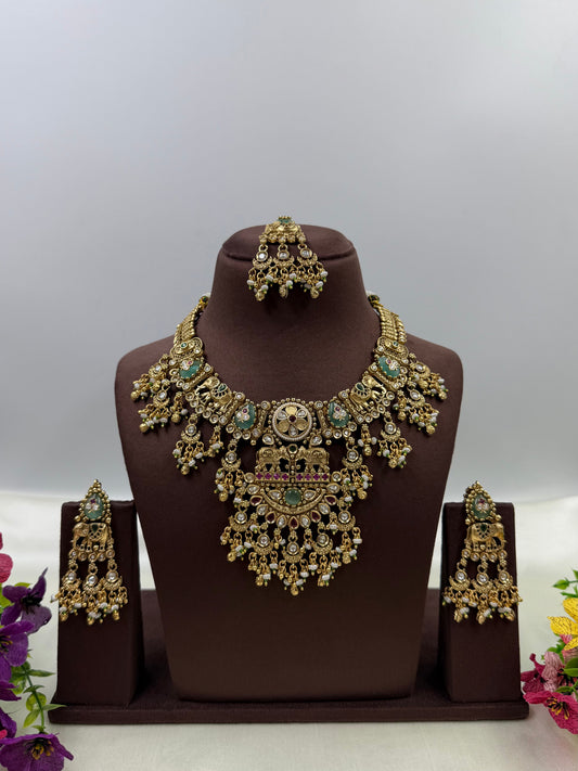 Aalia Heritage Necklace Set close-up view