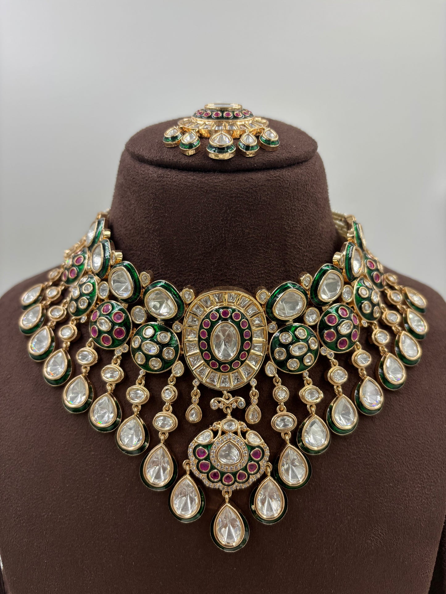 Naayab Vilasa Choker Moissanite Kundan Necklace.