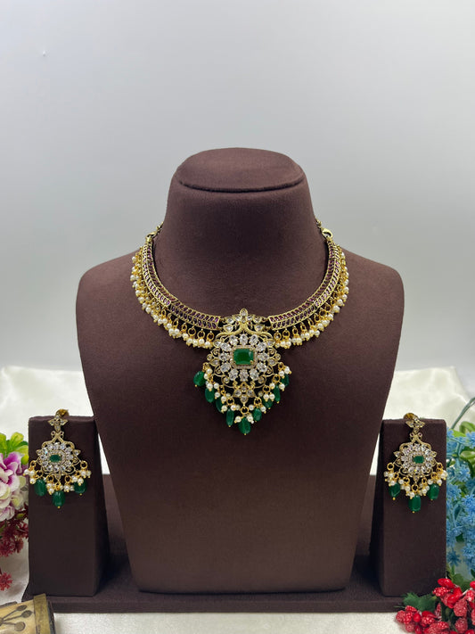 Malini Victorian Necklace Set close-up view