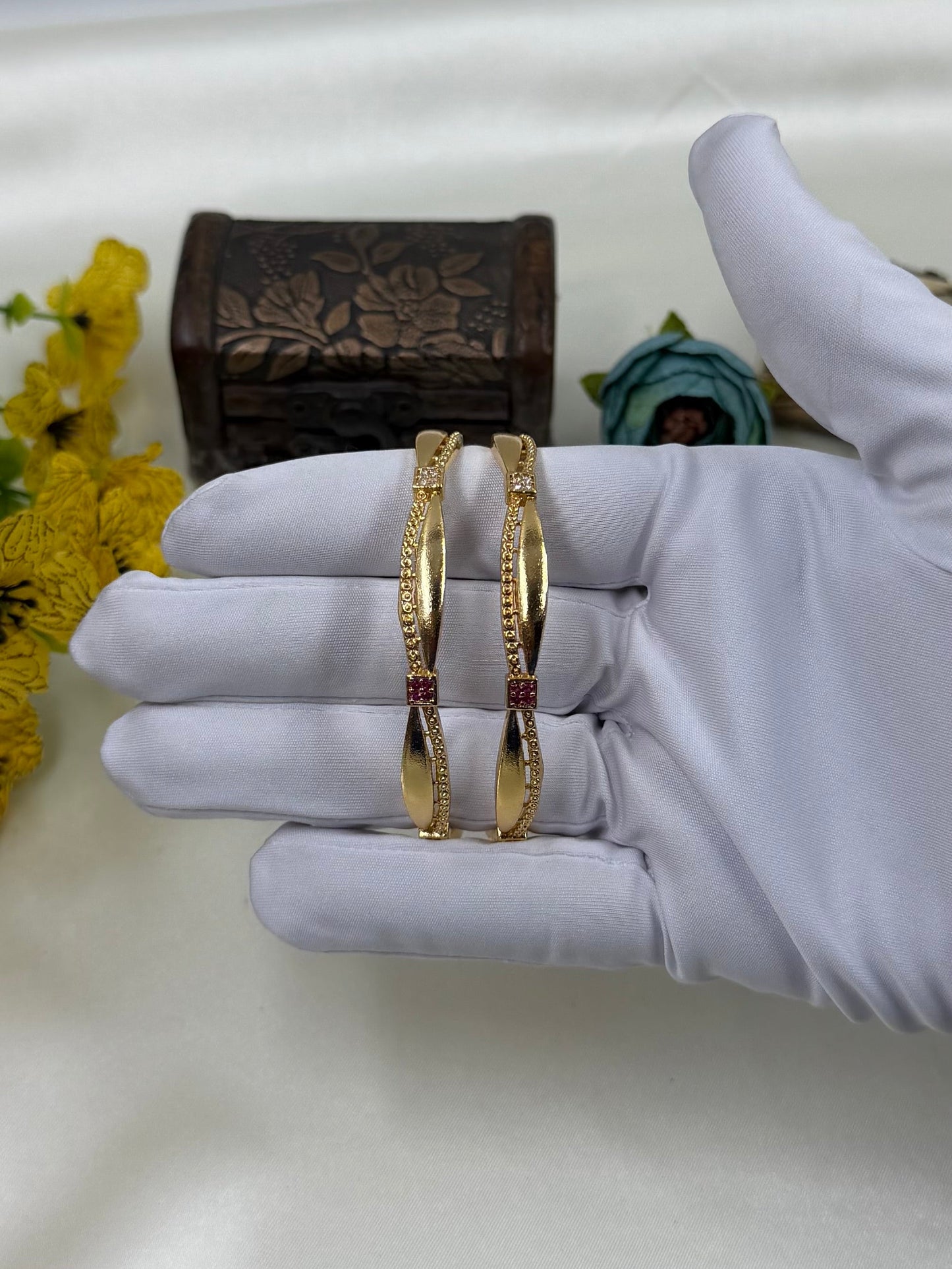 Tanvi Gold Bangles