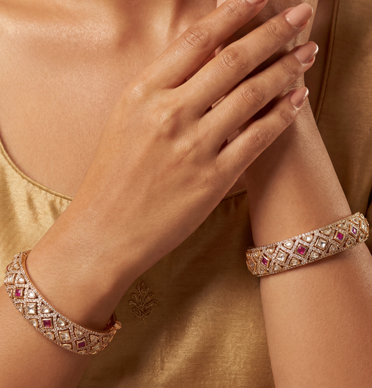 Valoura Moissanite Bangle Set close-up view