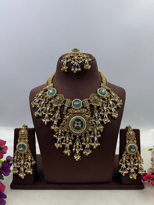 Bani Heritage Necklace Set close-up view