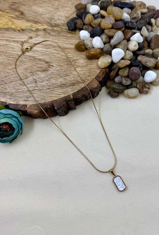 Nora Necklace Set close-up view