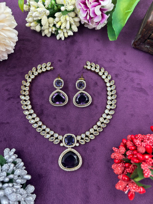 LEAF LEEVIA VICTORIAN DROP NECKLACE