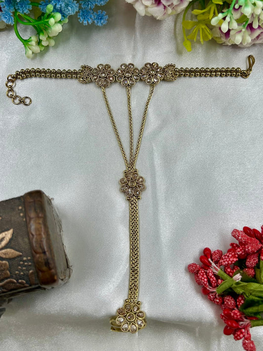 Komal Victorian Hath Panja (One Pis)
