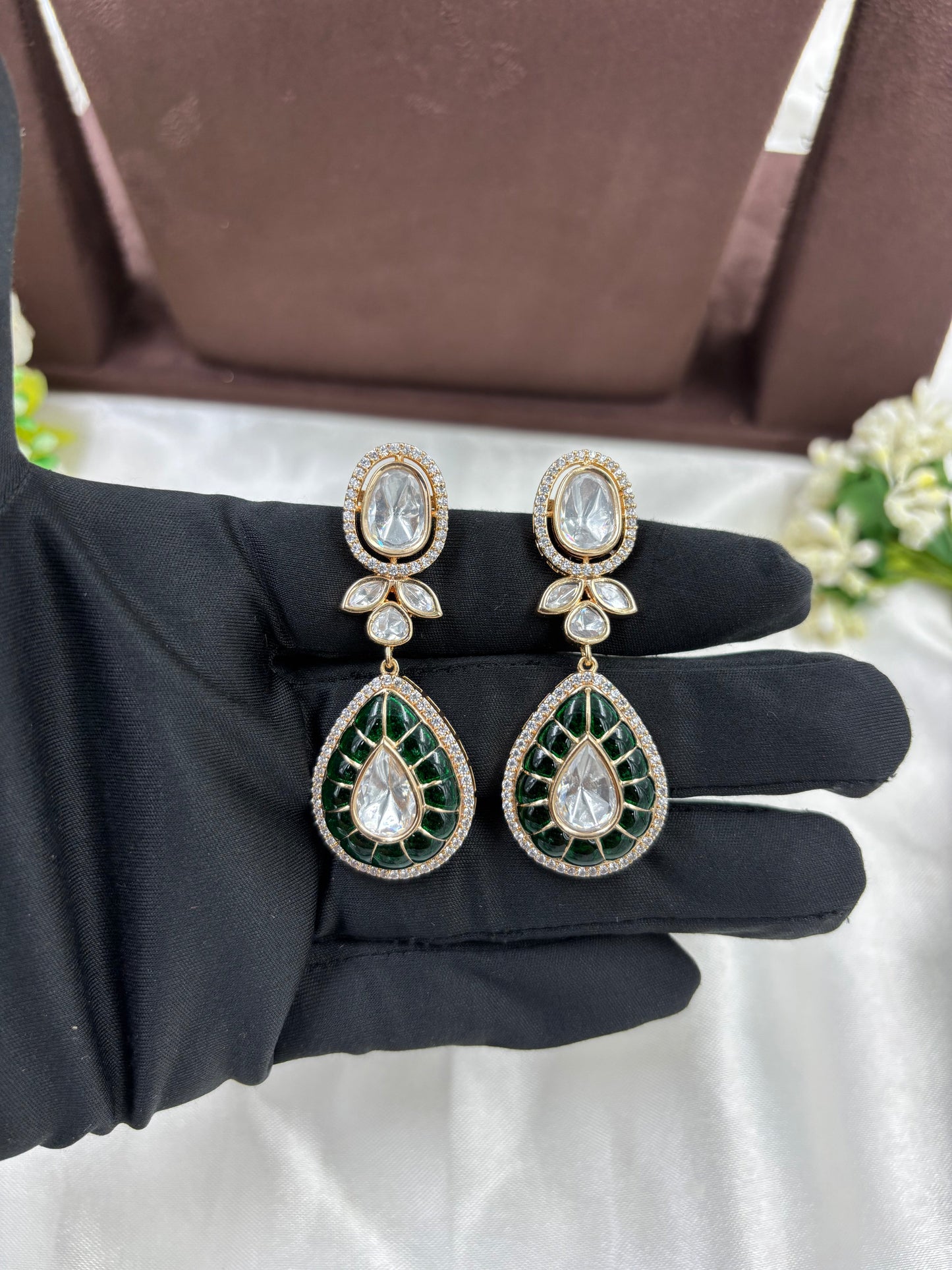 Aarohi Moissanite Kundan Necklace