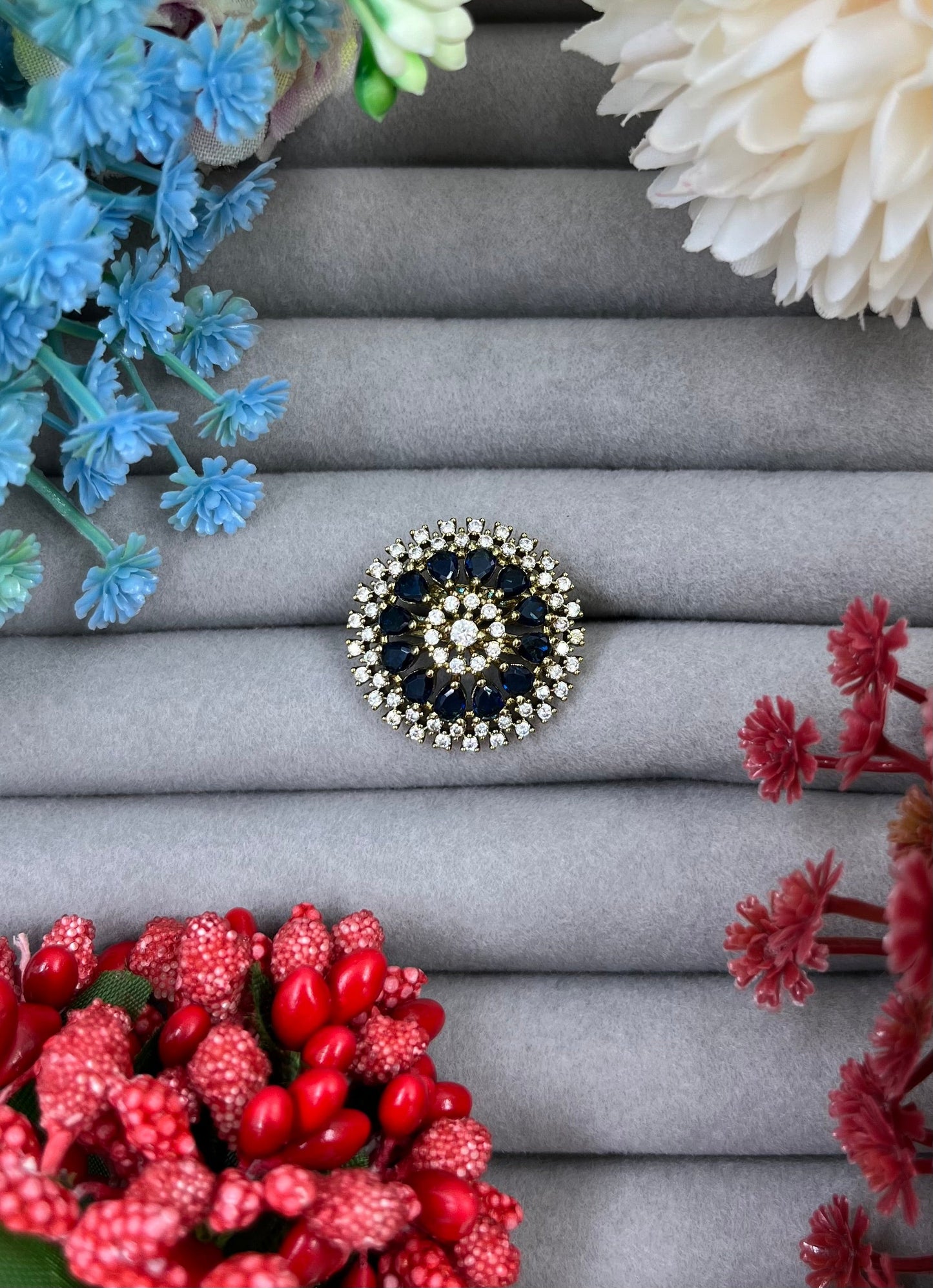 Suvasni Victorian Ad Ring