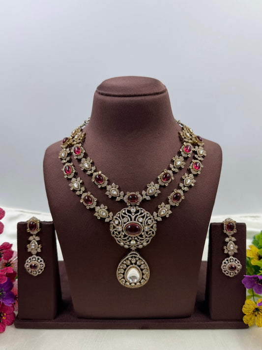 Prajakta Necklace Set close-up view