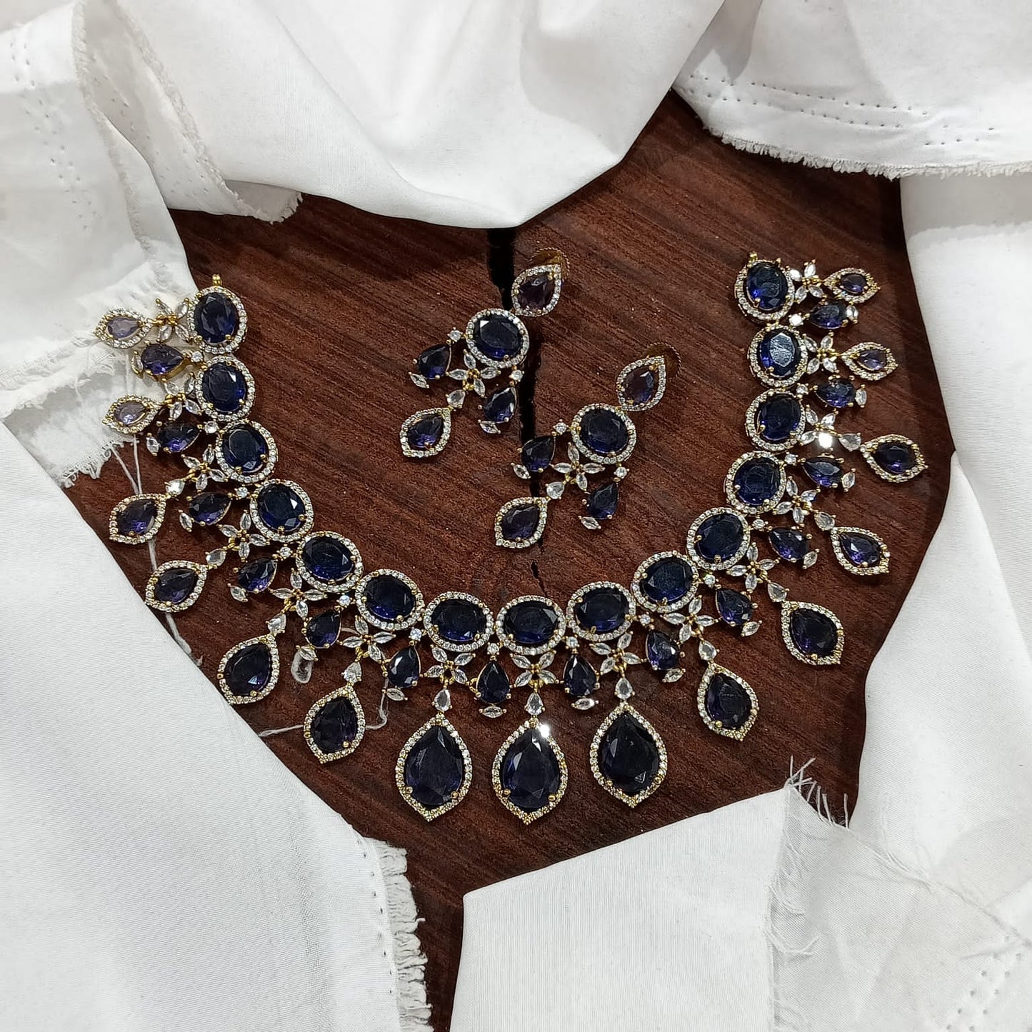 Viba Drop Victorian Necklace set