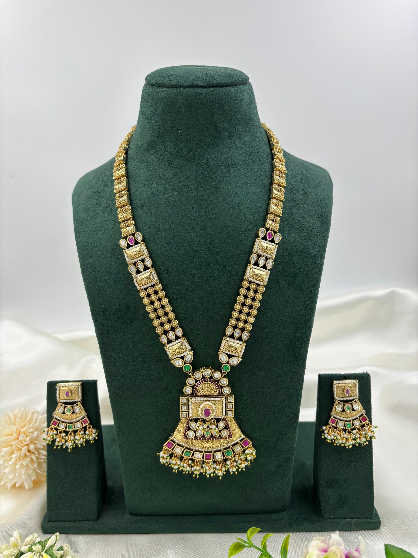 Jivan Premium Antique Gold Necklace Set